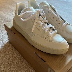 Veja V-12 Leather sneakers. Size 41